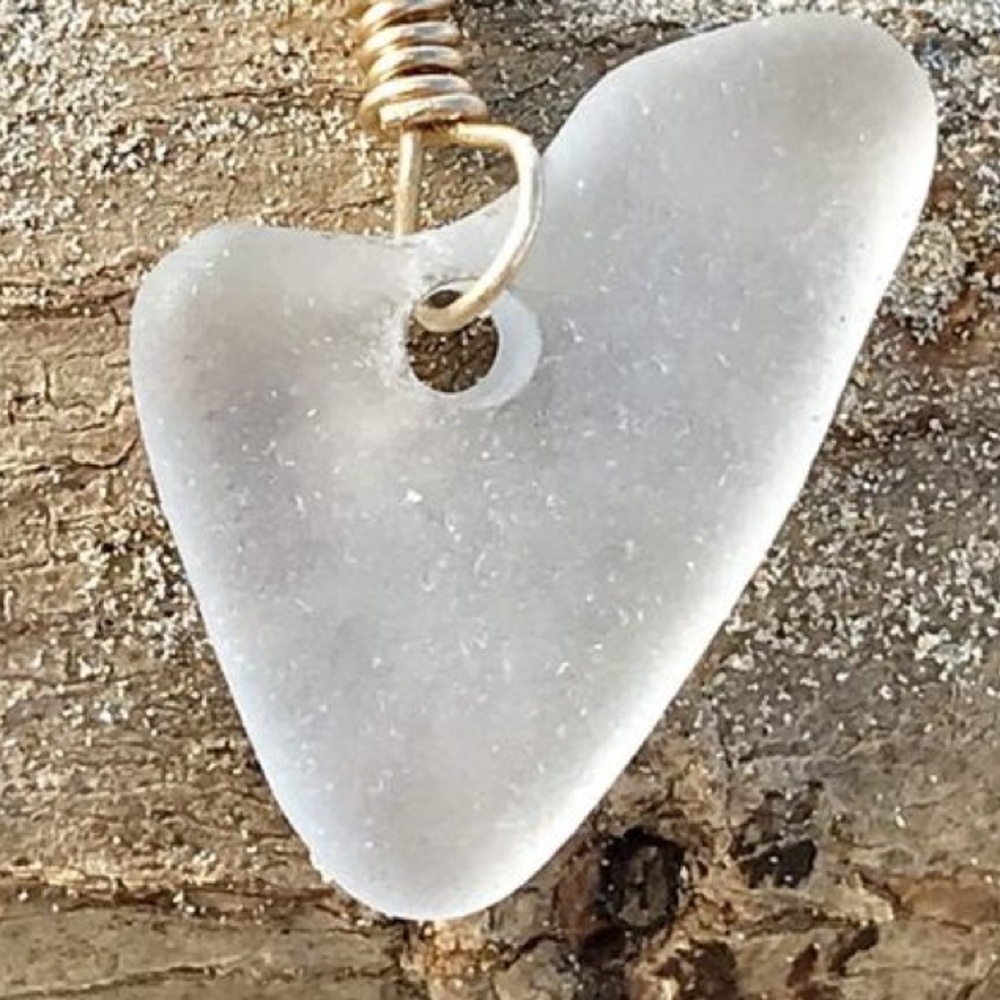 Sea glass pendant with 24k gold (20gauge)